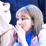 실물보면 <b>여백</b>없이 꽉찬 女돌 이목구비