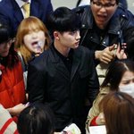 [EXO] 근데 이거 도경수뒤에 팬이 <b>시강</b>임ㅋㅋㅋㅋ