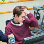 [EXO] 경수 머리 기르고 이 습관