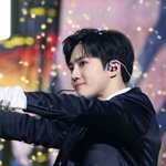 [EXO] 미친 <b>김준</b>멘 니가 이러고도 인간이냐