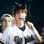 [EXO] 야 그 엑소<b>플</b>.<b>래</b>닛 반팔단추조끼라해야하나?