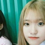 나 금발이나아 <b>흑발</b>이나아