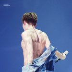 [EXO] 큰형들의_등짝.<b>jpg</b>