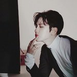 [EXO] 변백현은 <b>퇴폐</b>적으로 바뀌면
