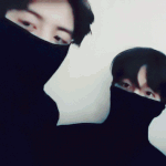 [EXO] 만약에 너네 집에 이렇게 생긴 <b>강도</b> 2명이