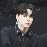 세븐틴 <b>버논</b> (한번씩 읽어줘)