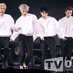 [EXO] ㅅㅂ<b>셔츠</b>샀는데 핏이 마치라잌 중독
