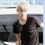 [EXO] 얘 소식 아는사람 있어?