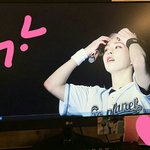 [시우민] ㅅㄷ)민석이 배경화면으로 바꿨찌>.<