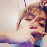 [EXO] 야 얘이거 <b>수염</b>난거아님?