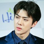 [EXO] 똑같은 기사<b>사진</b> 보고 존 나 놀램