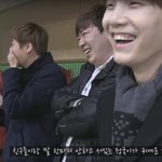 [방탄소년단] 입학식하는 정국이가 그저 <b>흐뭇</b>한 형들