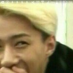 [EXO] ㅅㅂ저장하려다가 배경화면<b>설정</b>했어