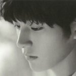 금손으로 빚어낸 듯한 男돌 <b>옆태</b>