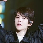 [EXO] 핵둥이겠지만 변백현 이날 너무 귀엽다 ㅅㅂ