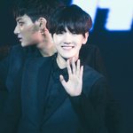[EXO] 이사진 ㅈㄴ이쁘게 나왔는데 <b>효심</b>이ㅅㅂ