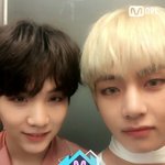 [방탄소년단] 럽이스낫<b>오버</b>