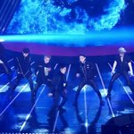 [EXO] 이거 직캠 보는데 ㄹㅇ 안무 칼이라 소름돋음