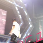 [EXO] <b>펜스</b> 잡았는데 사진 조카 못찍음