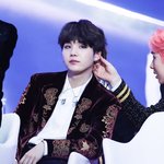 [방탄소년단] 윤기 <b>귀가</b> 신기한