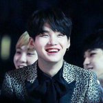 [방탄소년단] 슈가 웃을때 입<b>동굴</b> 생기는거 너므 좋아ㅜ