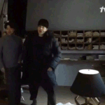 춤추는 공유와 이동욱 <b>gif</b>