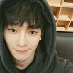 [EXO] 김종대 진짜개잘생겼다 와 이제봤는데좋아서소리<b>지름</b>
