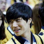 [EXO] ㅋㅋㅋㅋ김죵인 졸업식 보면 괜히 신기함