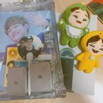 [EXO] 굿즈 이거 다해서 6<b>만원</b>이면 살까? 개싼거 아님?