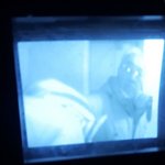 [댓글부탁해] (사진첨부)흉기들고 올라오는 아랫집..