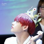 [방탄소년단] 히트 팬싸때 물품 <b>간직</b>하는거봐ㅠㅠ