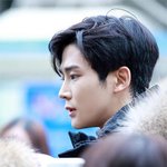 <b>깔끔</b>한 비주얼에 훈남 돋는 男돌