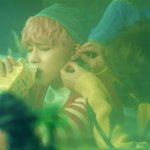 [방탄소년단] 이거 피어싱 빼주는게 아니라