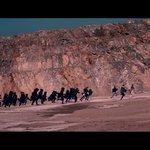 [방탄소년단] 근데 <b>이장면</b>에 뒤에 쫓아오는사람들