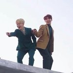 [방탄소년단] 엘<b>렐레</b>~~ 손 적당히 놀려라~~