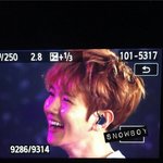 [EXO] ㅅㅂ 어떻게 하면 얼굴에서 <b>광이</b> 나냐