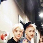 [EXO] 너네 예민한것 같음 애들 얼굴이나 <b>보셈</b>