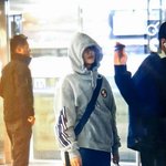 [EXO] 김준면 <b>후드티</b>에 파묻혀있는거 개귀엽다ㅅㅂ