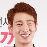 꿀 떨어지는 매력남 <b>윤박</b> bb