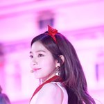 <b>꽃</b>같은 <b>미모</b>를 가진 女아이돌