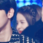 엑소 백현얼굴크기나 턱선 예술인것같다