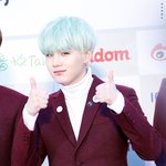 [방탄소년단] 일년전 민윤기 예쁜 거보소;;;;