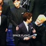 [시우민] 소속사 <b>선배</b>님한테 애교부리는 시우민