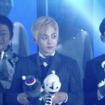 [시우민] <b>인형들</b> 뽀뽀시키는 시우민ㅋㅋㅋ(추가)
