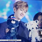 [EXO] <b>여</b><b>돌</b>이 쳐다보는건가 ㅇㅅㅇ