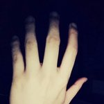 남자 손 <b>치곤</b> 예쁜편인가?