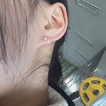 애들아 나 귓볼 뚫었는데