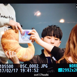[댓글부탁해] 샤이니 일본앨범까지 챙기는 세븐틴 <b>호시</b>.JPG