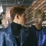 [EXO] 밥씽이 콜베뮤비<b>촬영</b> 때 뽀뽀진심왜함?