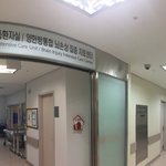 [댓글부탁해] <b>신생아실</b>, 중환자<b>실</b> 문 열어놓고 페인트 칠하는 거...